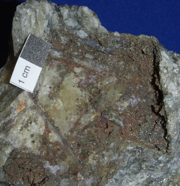 Photo C2, Chalcopyrite on fluorite, from the Annabel Lee.