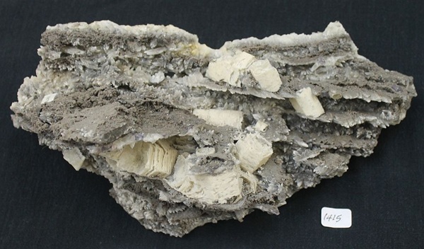 Photo Wi3, Witherite with hopper-like crystals, Minerva No. 1 mine. Ben E. Clement Mineral Museum specimen.